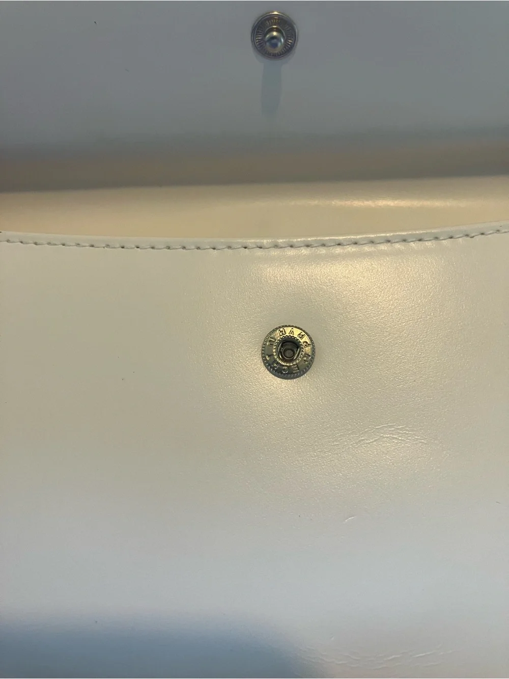 Gucci white  Leather Continental Wallet with Silver Hardware - Picture 6 of 12